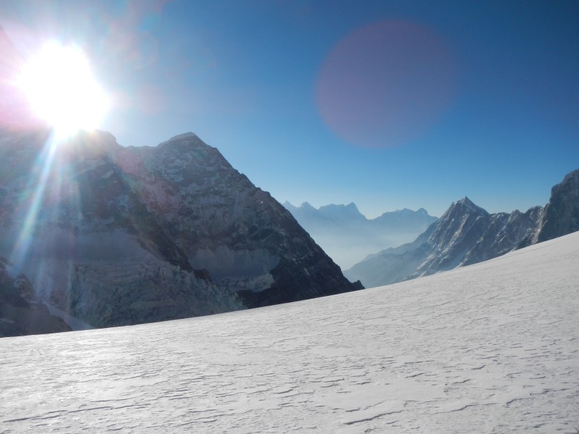 Looking back as I cross the Tashi Labsta Pass (5760m)